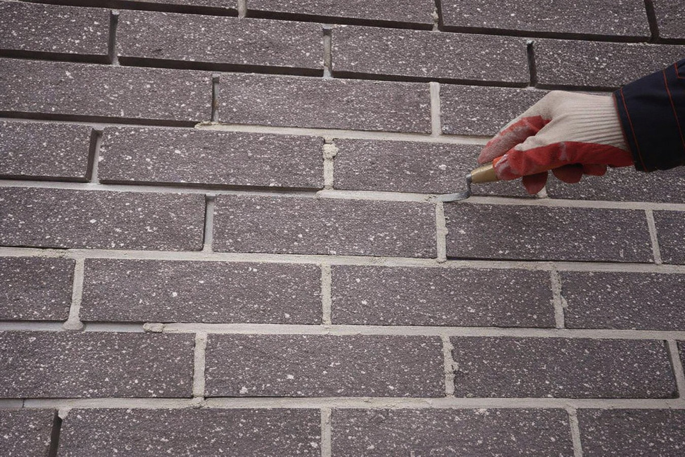 Brick pointing